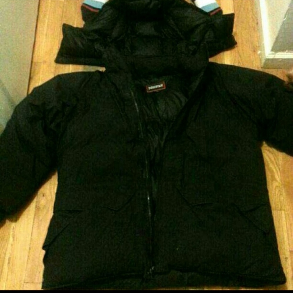 Marmot winter coat Black for sale NOT SOLD YET!!!